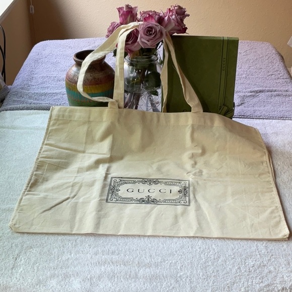 🍃GUCCI TOTE & BOX 🍃 - Picture 12 of 16